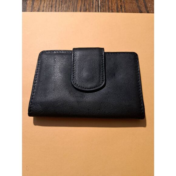 P&Y Black Leather Bifold Wallet Snap Closure ID Window Card Slots Unisex - Picture 1 of 9